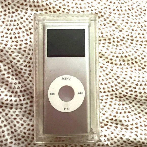 Preowned Apple IPod nano 1GB